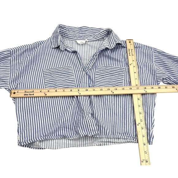Isa & Ella Women's Striped Cropped Button-Up Shirt Size Small Blue & White - Picture 4 of 5